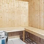 Luxury Pool Retreat - By Traum Nyaraló Bøtø By