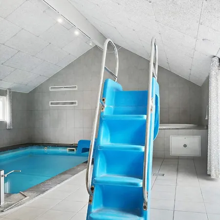 Luxury Pool Retreat - By Traum *